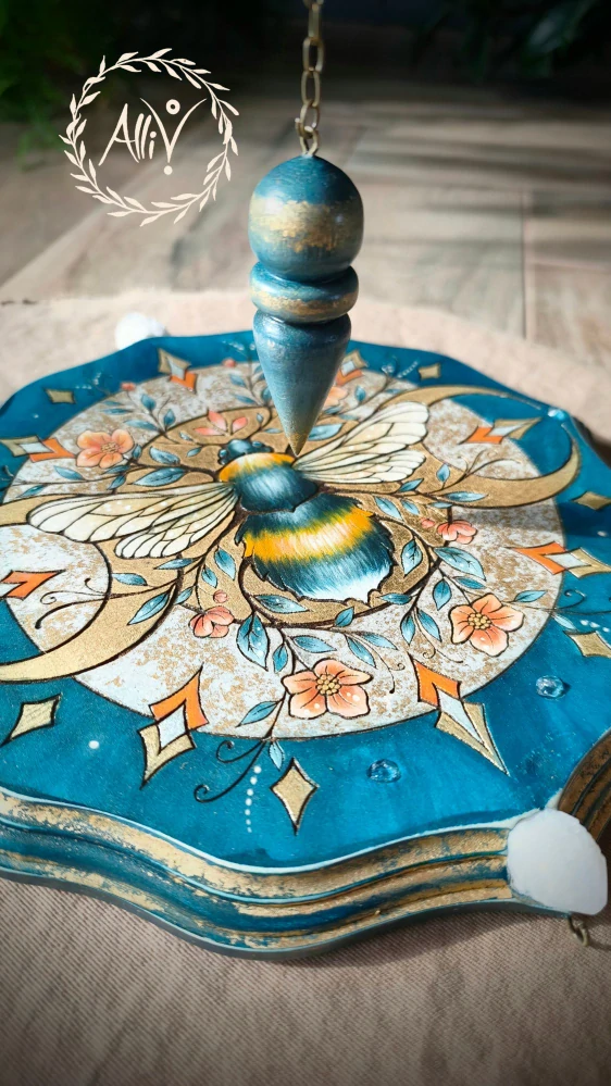 ČMELÁK (tvarovaná destička)